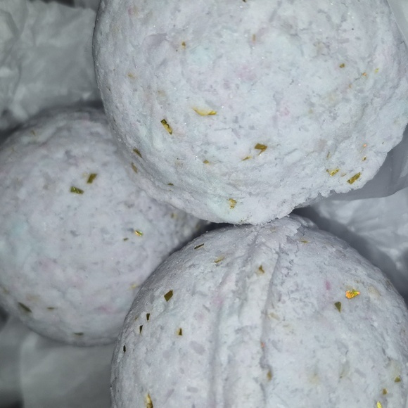 💎Luxurious Bath Bombs Made by Nugget - Picture 4 of 10